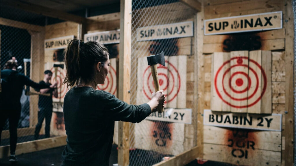 Axe Throwing Near Surrey: What First-Timers Should Know 1 Axe Throwing Near Surrey: What First-Timers Should Know