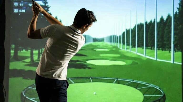 Indoor Golf Near Surrey: Play 100+ Courses All Winter
